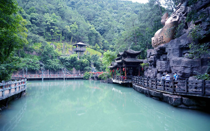 人文旅游項目旅游規(guī)劃公司:客天下旅游產(chǎn)業(yè)園森林涼亭旅游規(guī)劃實(shí)景